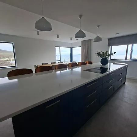 Hébergement de vacances Oceanfront Bliss - A Serene On The Edge Of The Atlantic *